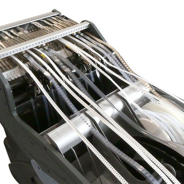 Pick and place feeders